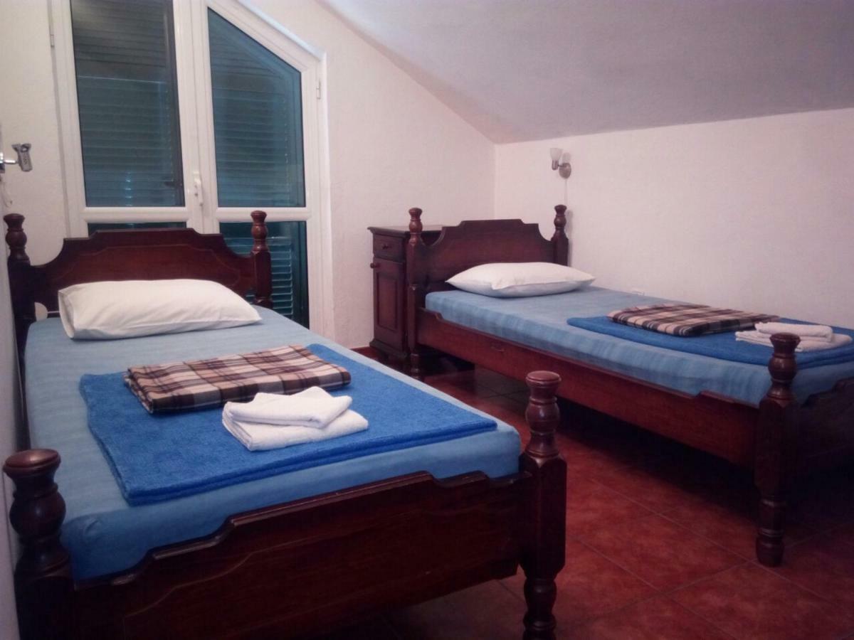 Apartmani Jasmina Котор Екстер'єр фото