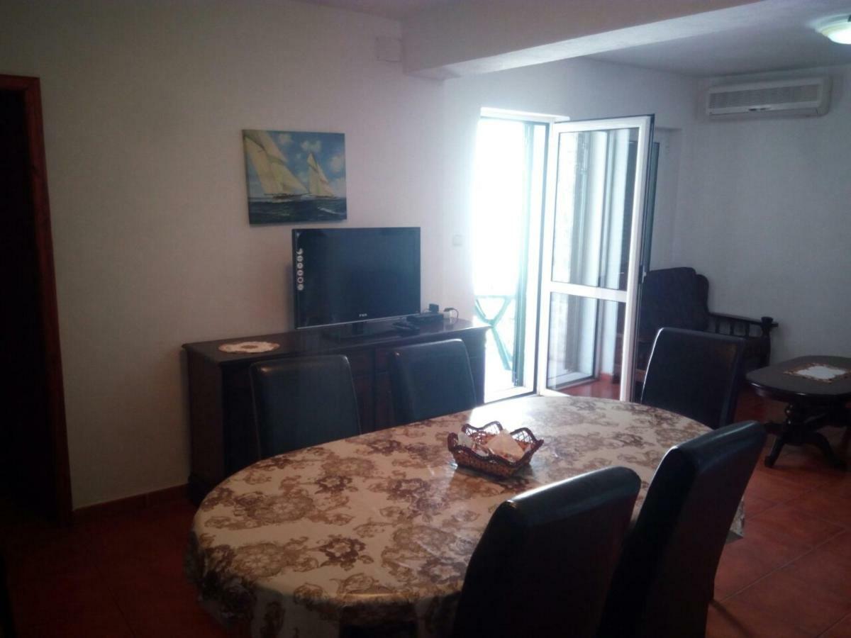 Apartmani Jasmina Котор Екстер'єр фото