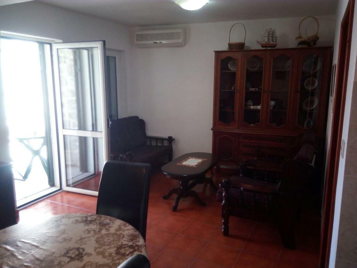 Apartmani Jasmina Котор Екстер'єр фото