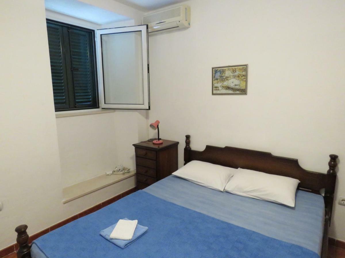 Apartmani Jasmina Котор Екстер'єр фото